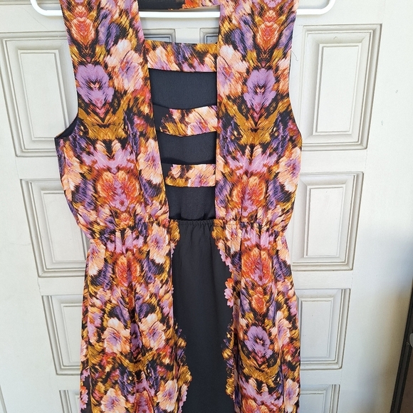 Paperdoll Dress SzM Lined Floral Pink/Black Cutouts Elastic Waist Short Polyeste - Picture 4 of 10